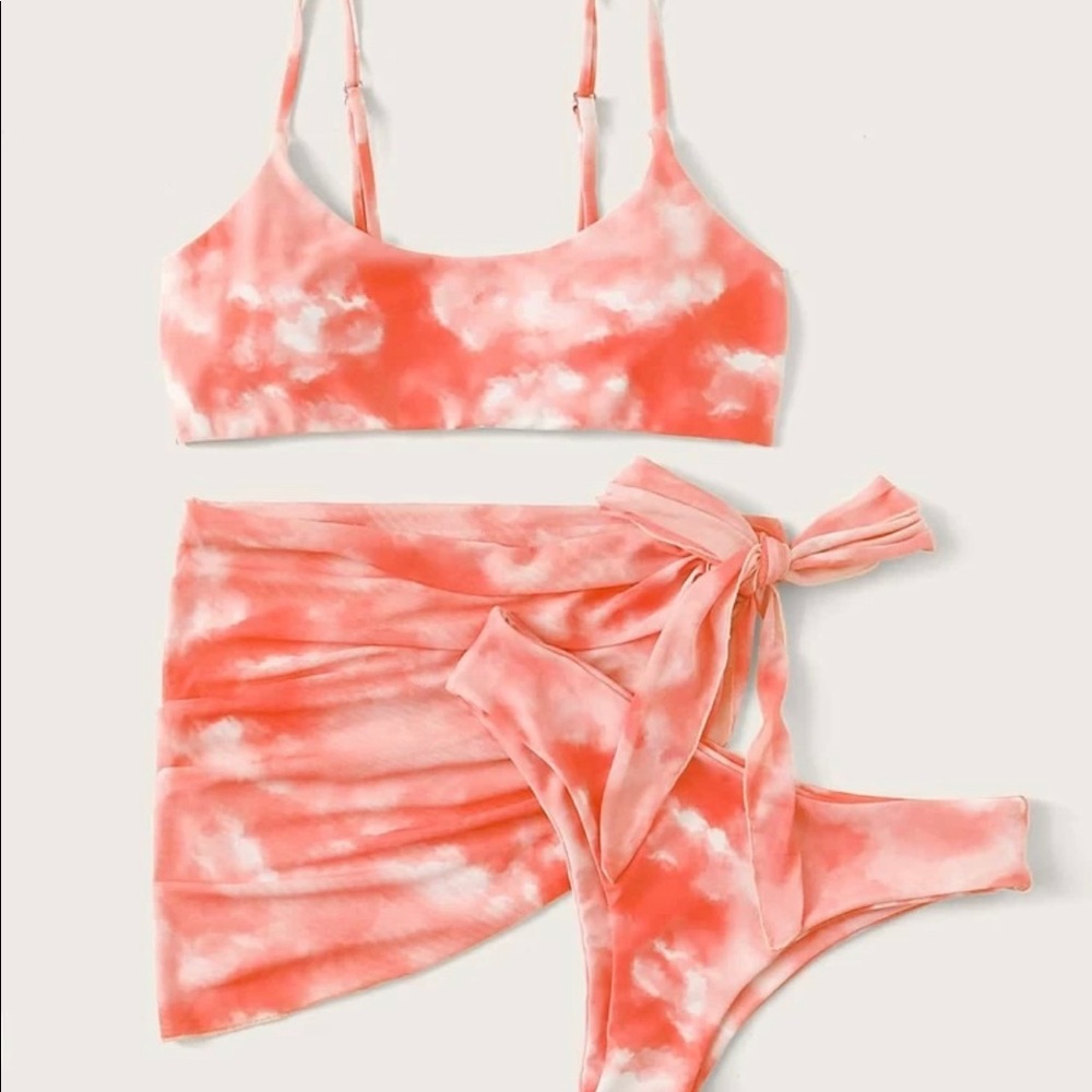 BNWT Shein tie dye bikini w/ tie side beach skirt